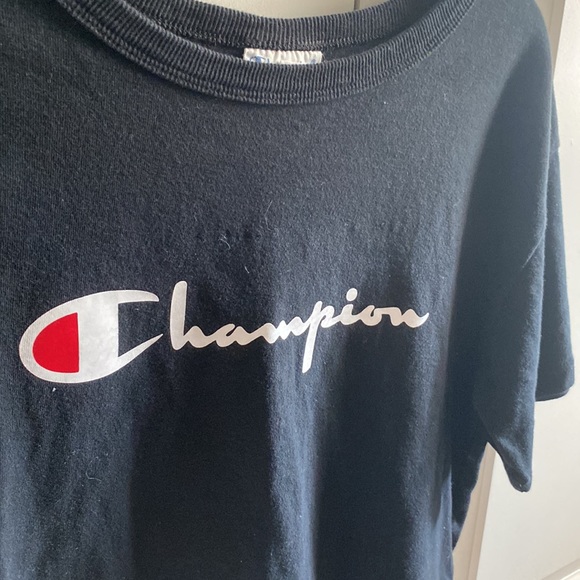 Champion black logo cropped tee 🖤 - Picture 2 of 3